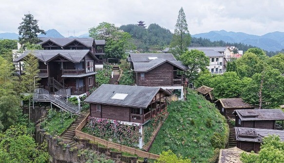 赤石乡云栖木屋民宿玫瑰花开